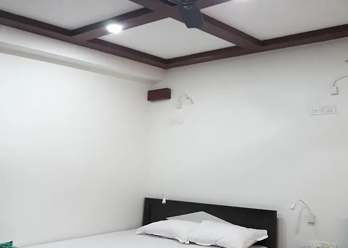 Laxmi Guest House Jadavpur
